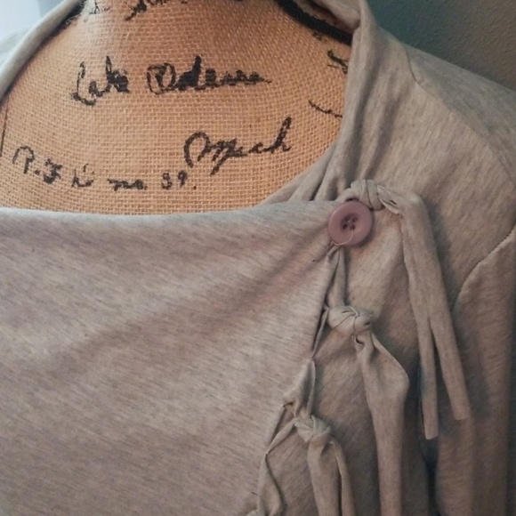 Wrap, Shawl, Poncho with Fringe, Gray, OSFA - Picture 3 of 8